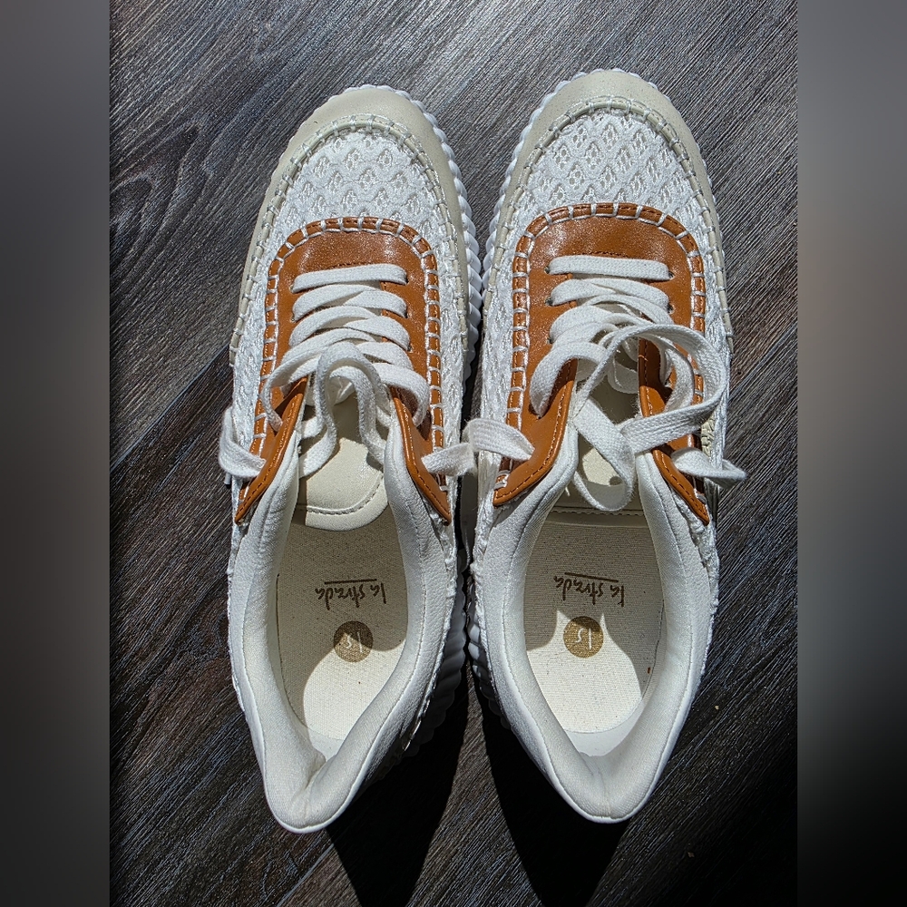 La Strada White and Tan Sneakers
